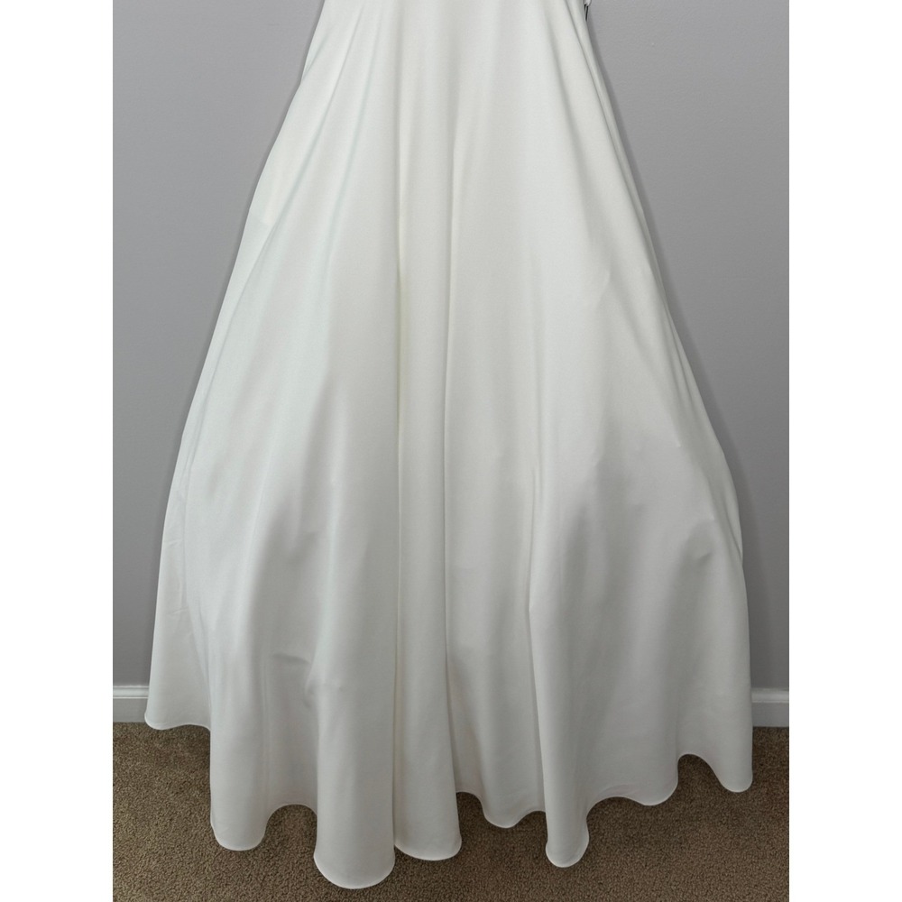 IEENA for Mac Duggal A-Line V-Neck Ball Gown Size 4 White Bridal Wedding Formal - Picture 6 of 15